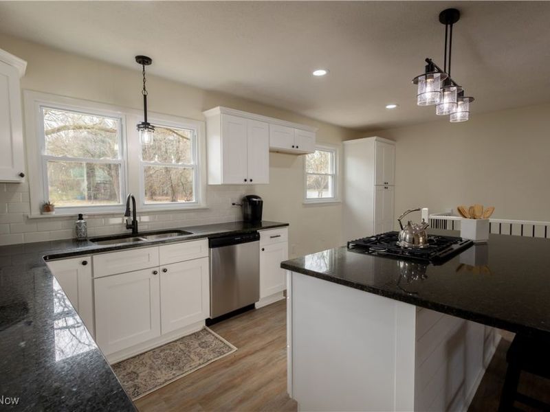 12966 Edison Street NE, Alliance, OH 44601 Photo 9