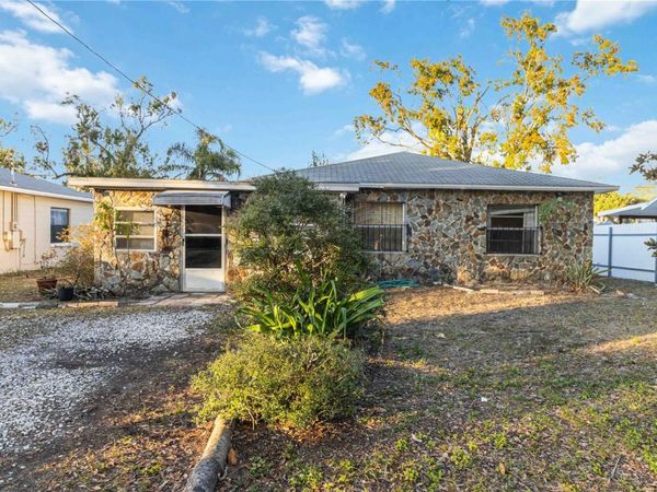 2529 W CREST AVENUE, TAMPA, FL 33614