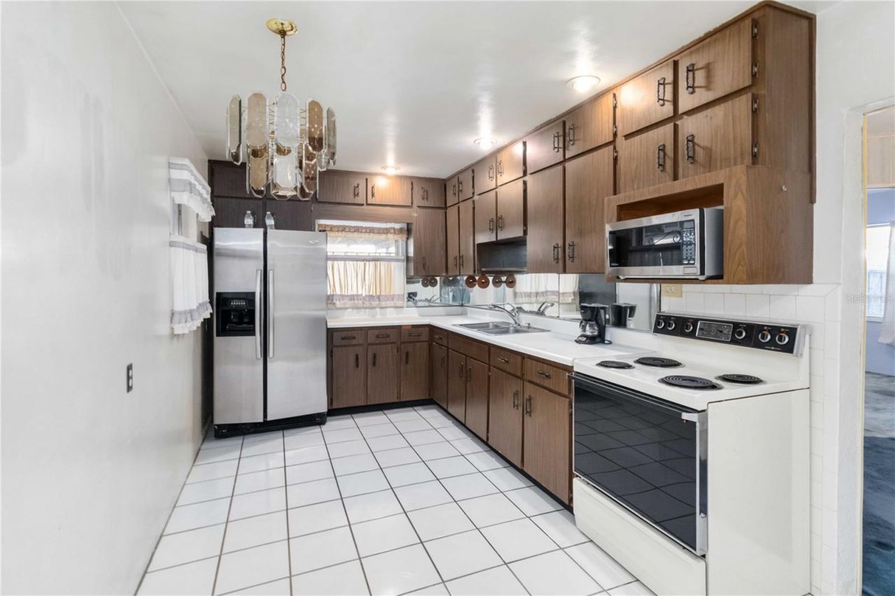 2529 W Crest Avenue, Tampa, FL 33614 Photo