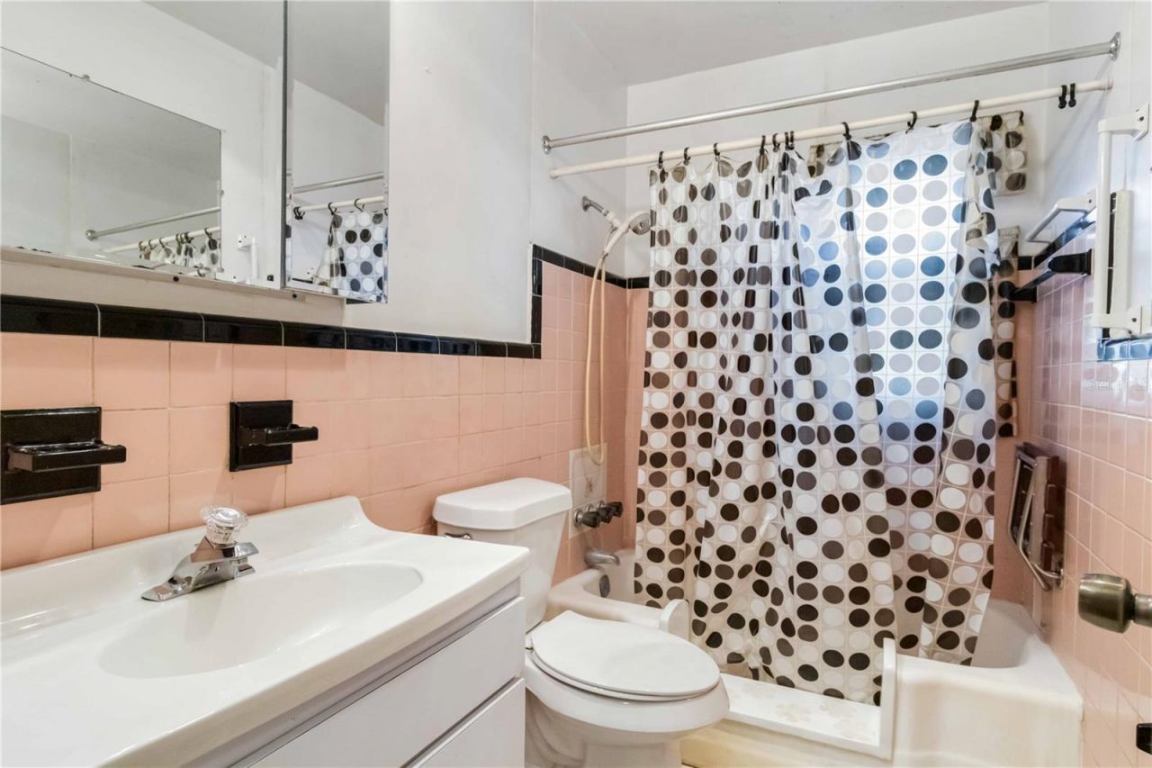 2529 W Crest Avenue, Tampa, FL 33614 Photo