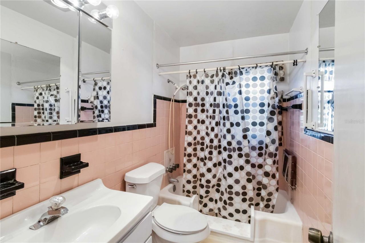 2529 W Crest Avenue, Tampa, FL 33614 Photo