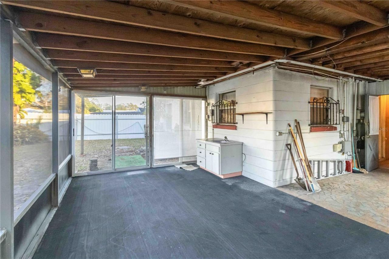 2529 W Crest Avenue, Tampa, FL 33614 Photo