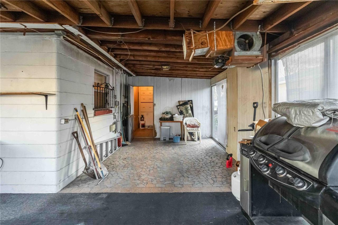 2529 W Crest Avenue, Tampa, FL 33614 Photo