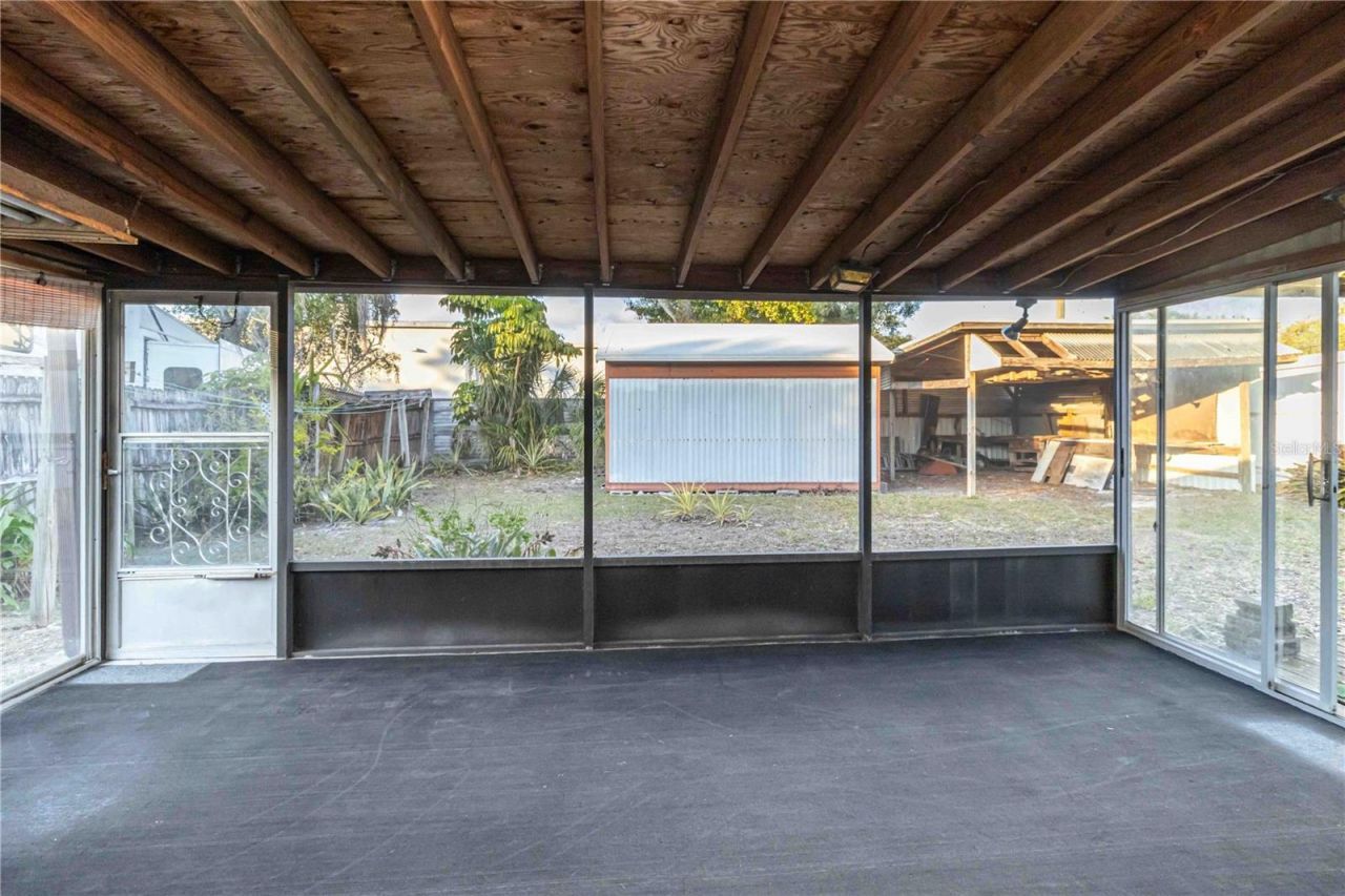 2529 W Crest Avenue, Tampa, FL 33614 Photo