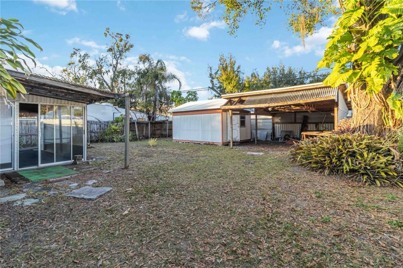 2529 W Crest Avenue, Tampa, FL 33614 Photo