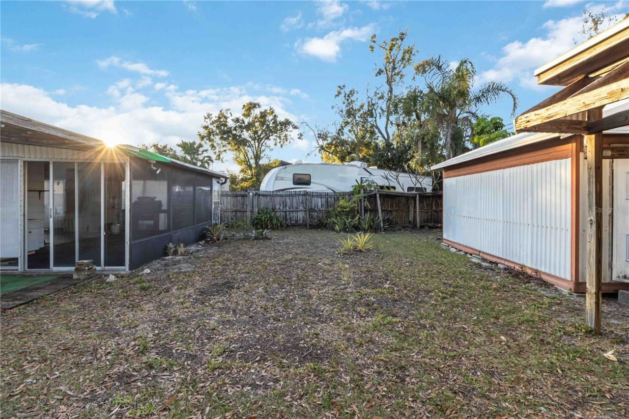 2529 W Crest Avenue, Tampa, FL 33614 Photo