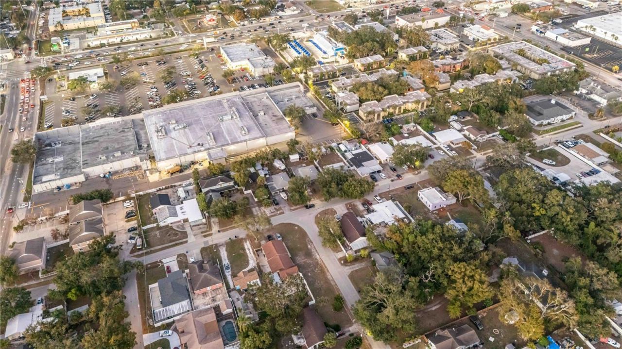 2529 W Crest Avenue, Tampa, FL 33614 Photo