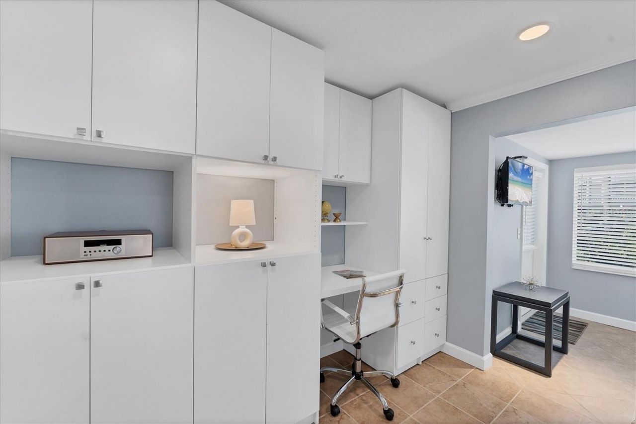 527 Sutton Place, Longboat Key, FL 34228 Photo