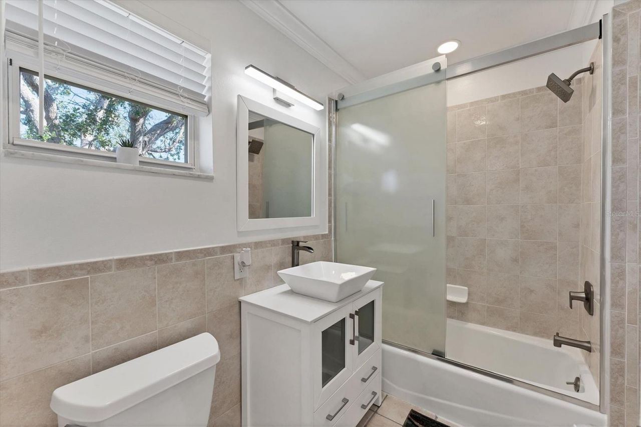 527 Sutton Place, Longboat Key, FL 34228 Photo