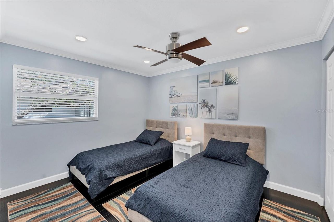 527 Sutton Place, Longboat Key, FL 34228 Photo