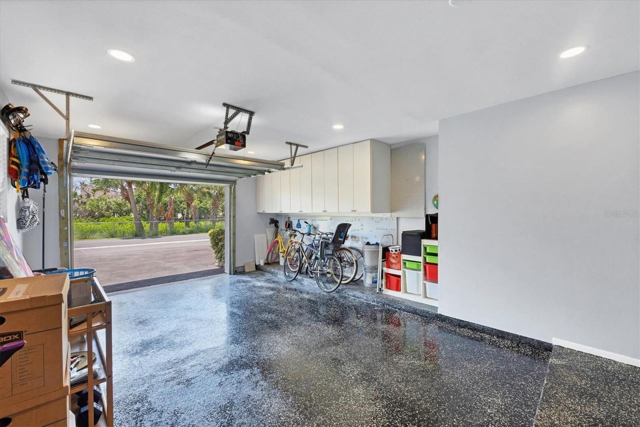 527 Sutton Place, Longboat Key, FL 34228 Photo