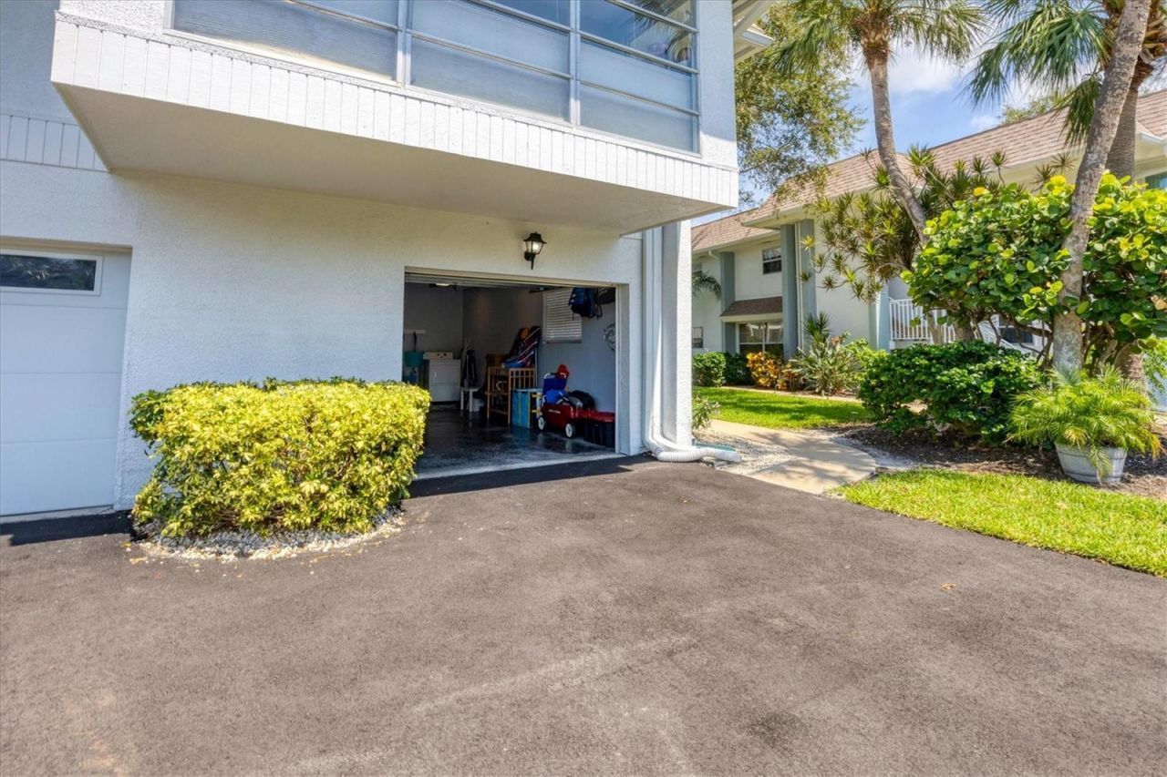 527 Sutton Place, Longboat Key, FL 34228 Photo