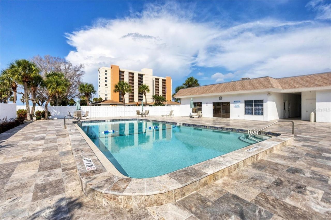 527 Sutton Place, Longboat Key, FL 34228 Photo