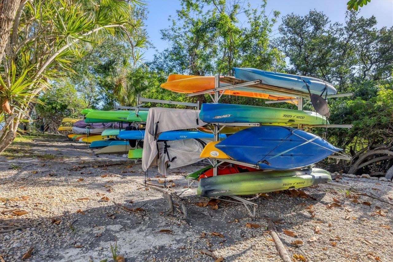 527 Sutton Place, Longboat Key, FL 34228 Photo