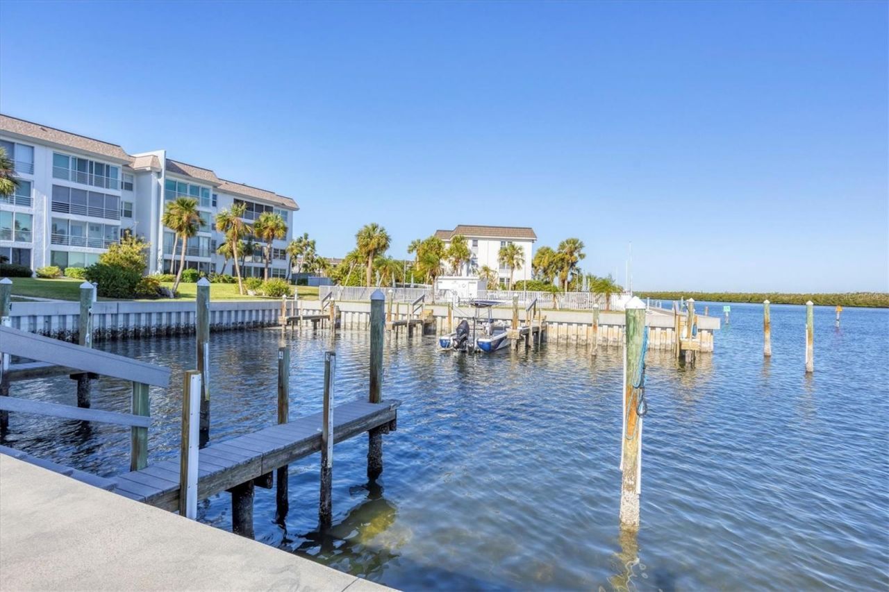 527 Sutton Place, Longboat Key, FL 34228 Photo