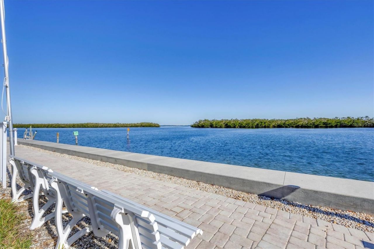 527 Sutton Place, Longboat Key, FL 34228 Photo