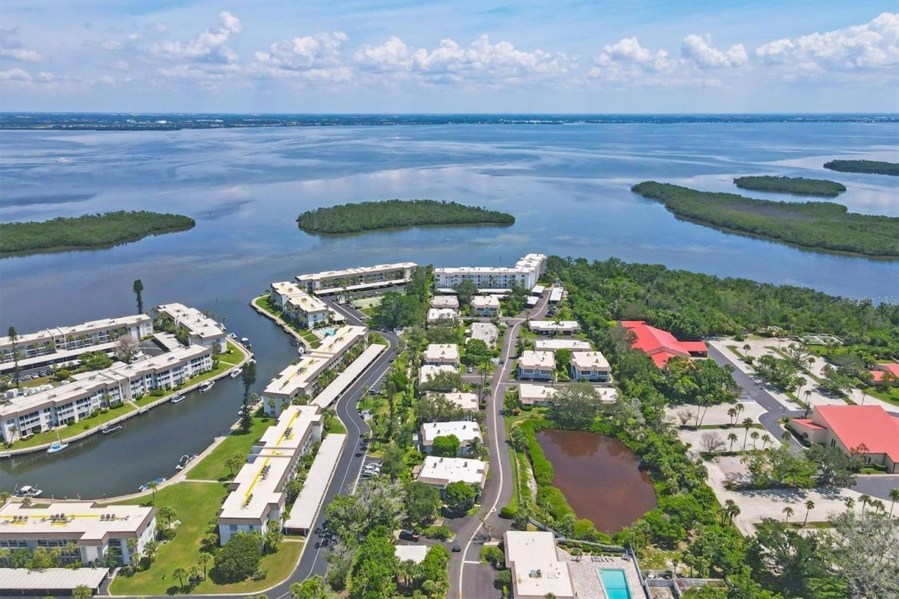 527 Sutton Place, Longboat Key, FL 34228 Photo