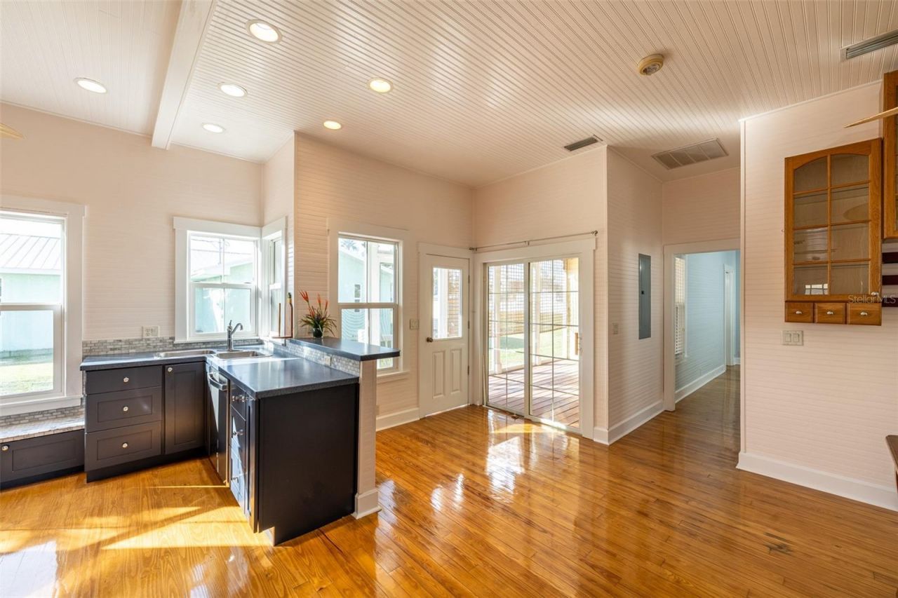 12007 45th Avenue W, Cortez, FL 34215 Photo