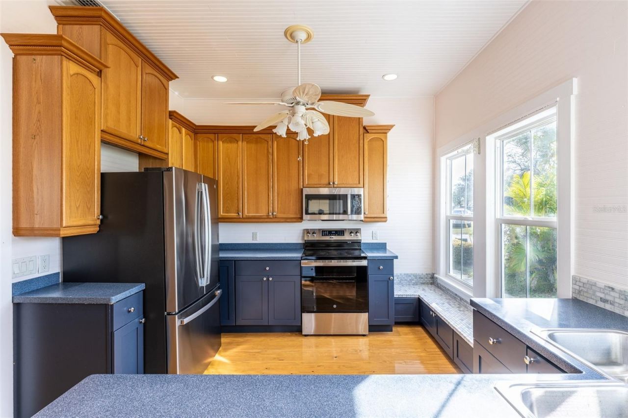 12007 45th Avenue W, Cortez, FL 34215 Photo