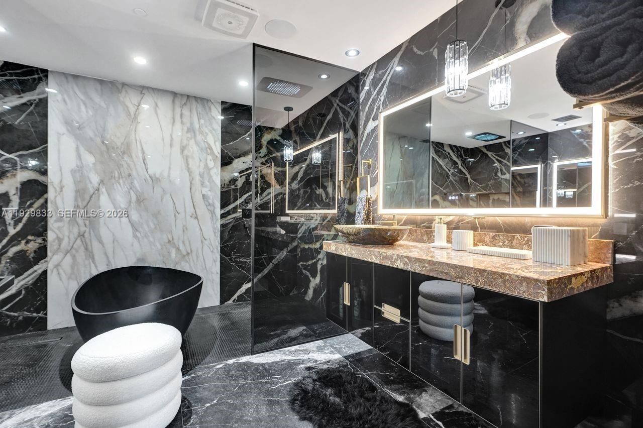 3300 NE 188th St, Unit 210, Aventura, FL 33180 Photo