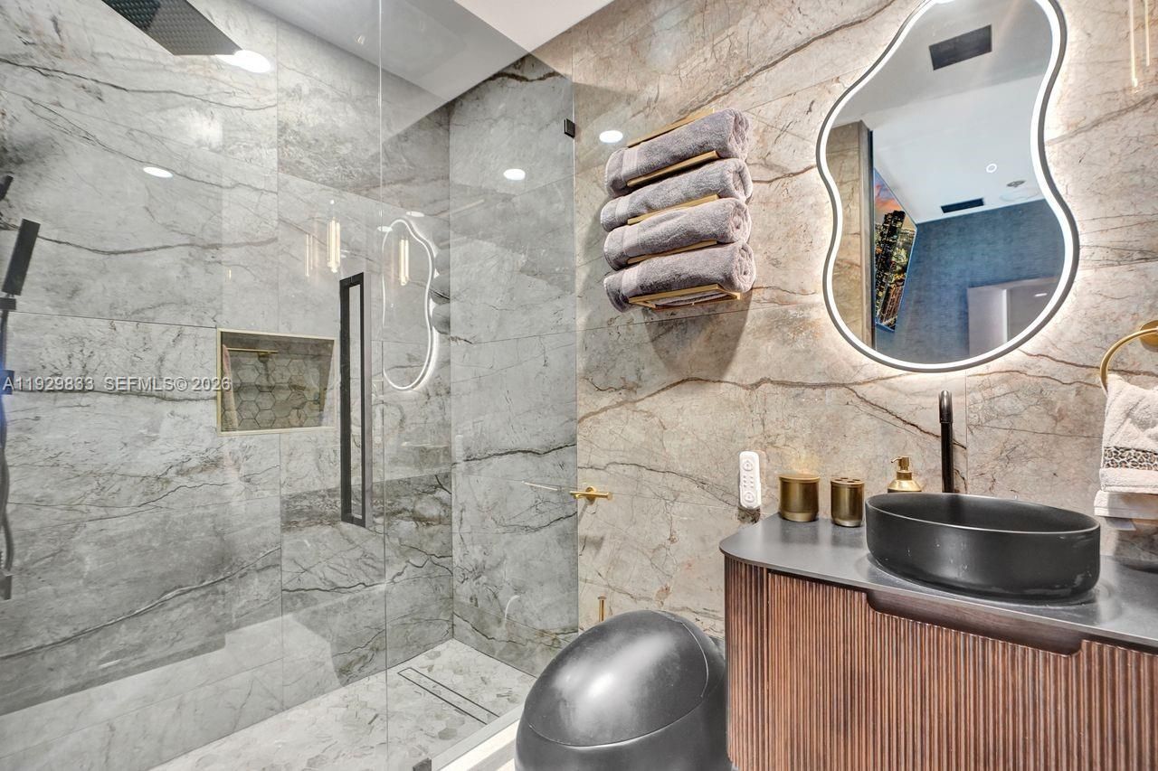 3300 NE 188th St, Unit 210, Aventura, FL 33180 Photo