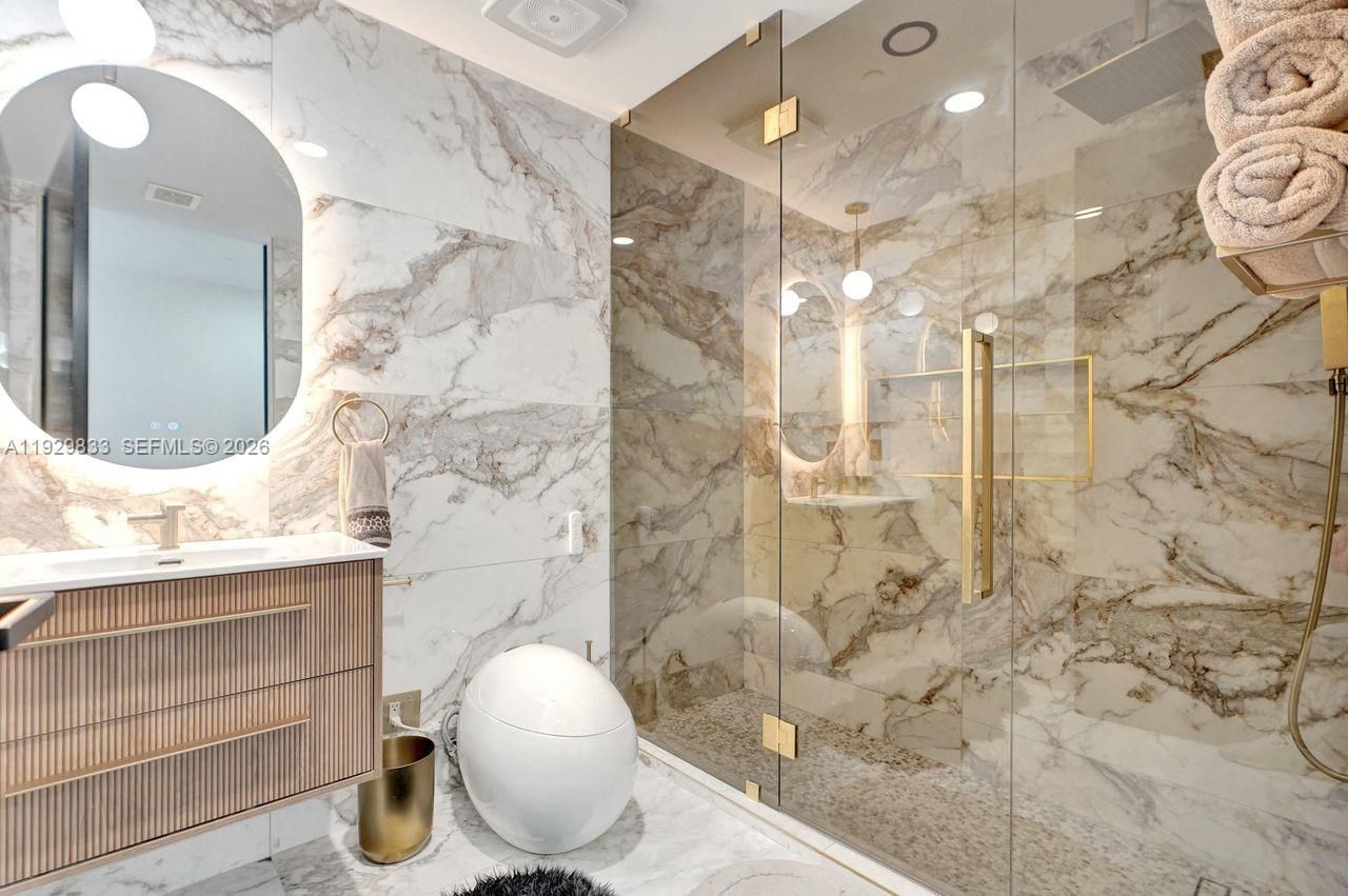 3300 NE 188th St, Unit 210, Aventura, FL 33180 Photo