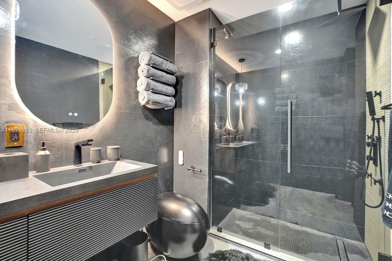 3300 NE 188th St, Unit 210, Aventura, FL 33180 Photo