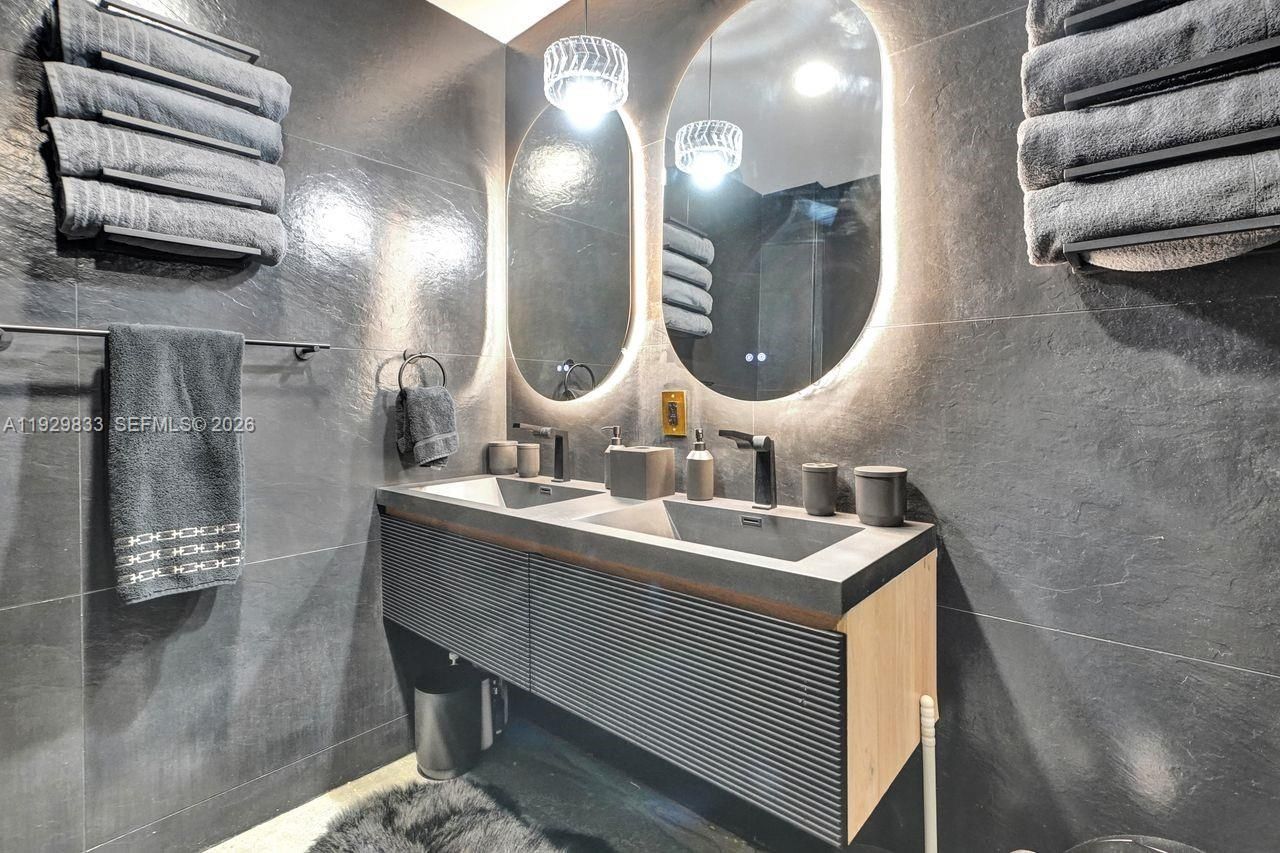 3300 NE 188th St, Unit 210, Aventura, FL 33180 Photo