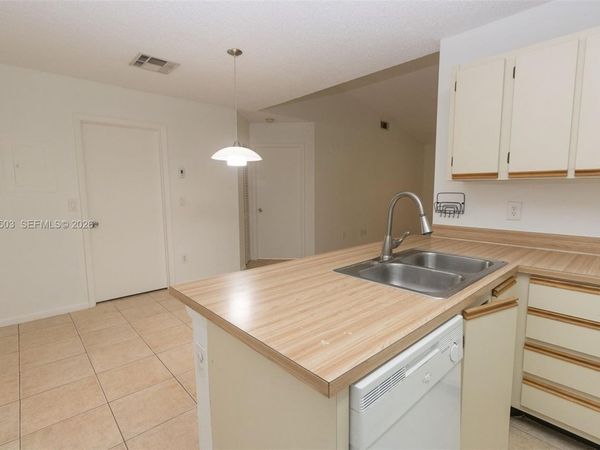 18328 NW 68th Ave, Unit P, Hialeah, FL 33015
