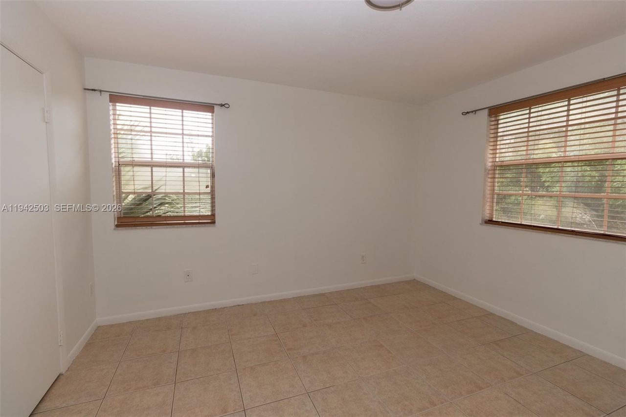 18328 NW 68th Ave, Unit P, Hialeah, FL 33015 Photo