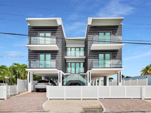 141 Grassy Rd , Key Largo, FL 33037