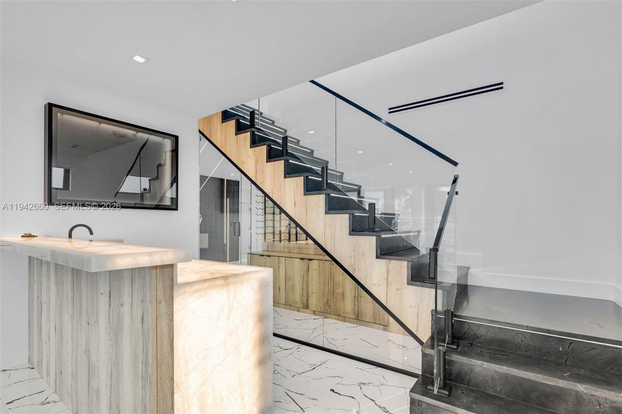 141 Grassy Rd , Key Largo, FL 33037 Photo