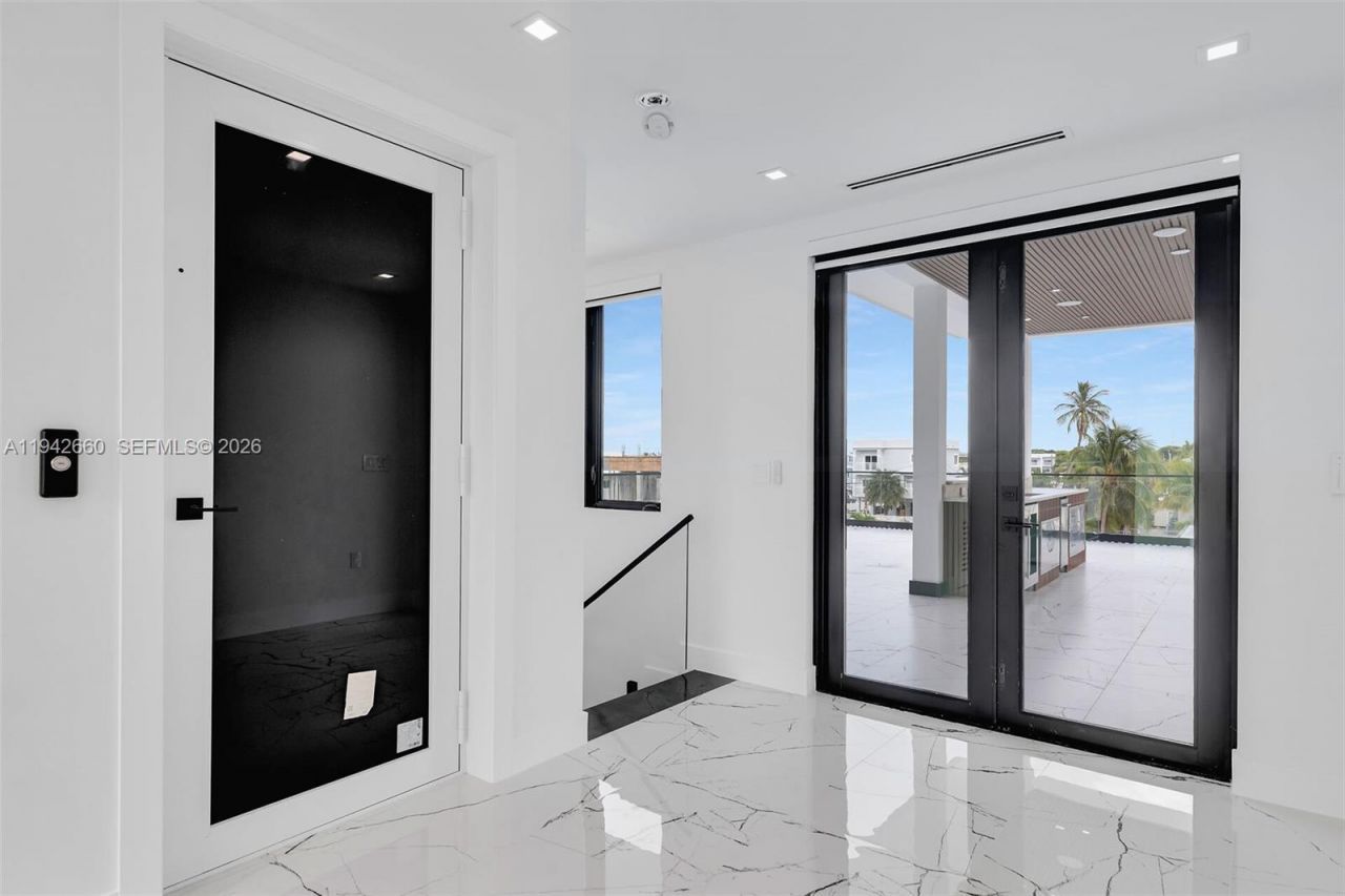 141 Grassy Rd , Key Largo, FL 33037 Photo