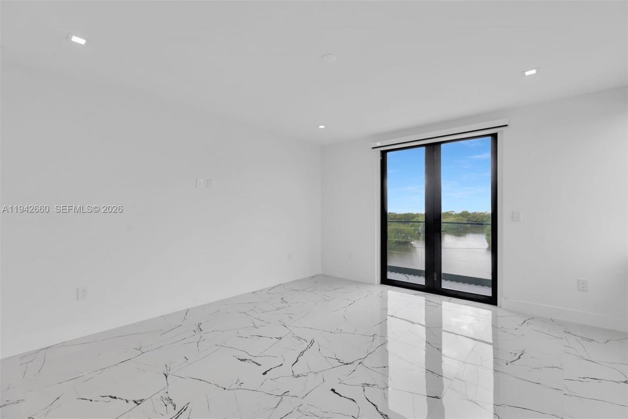 141 Grassy Rd , Key Largo, FL 33037 Photo