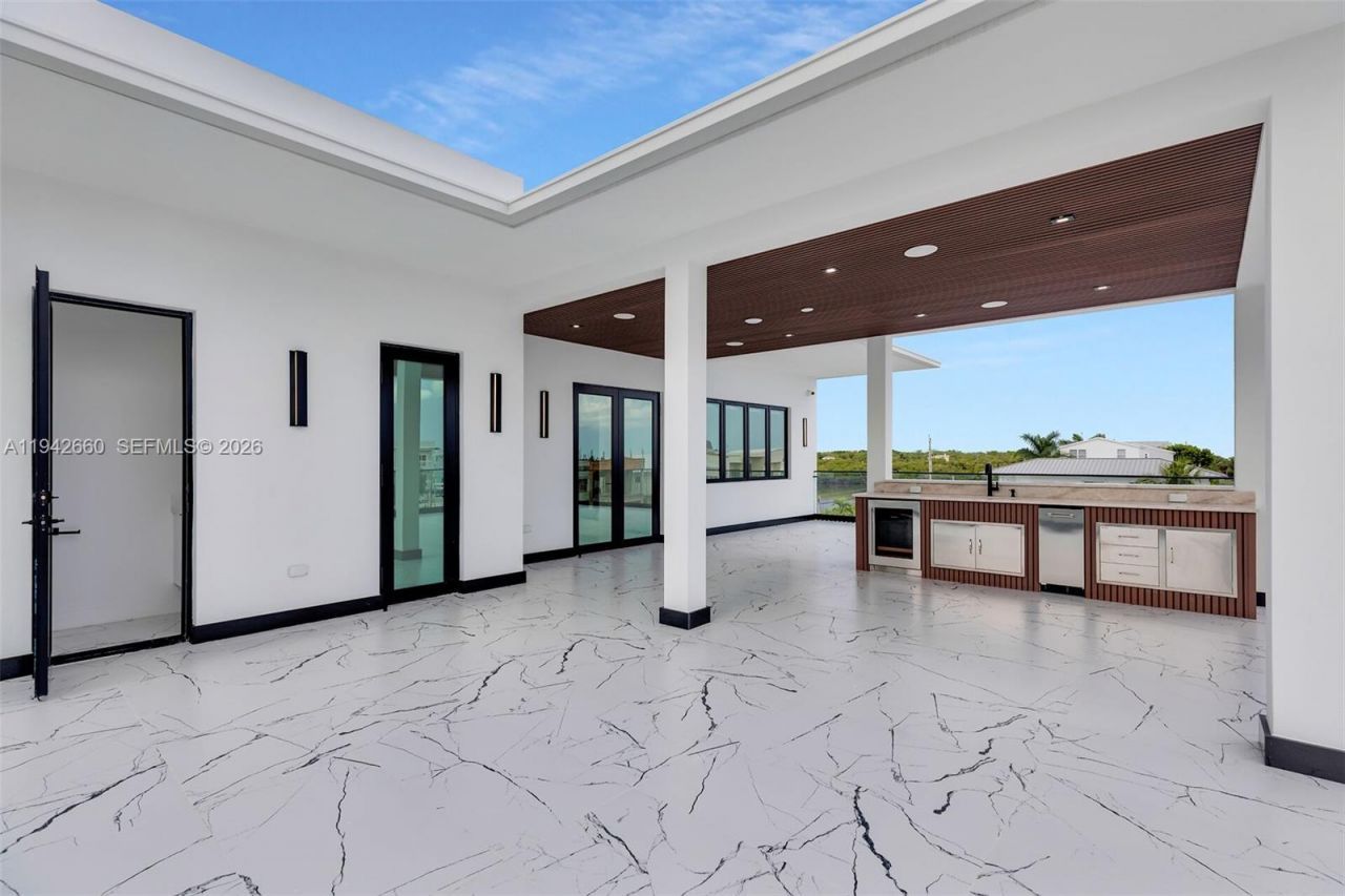 141 Grassy Rd , Key Largo, FL 33037 Photo