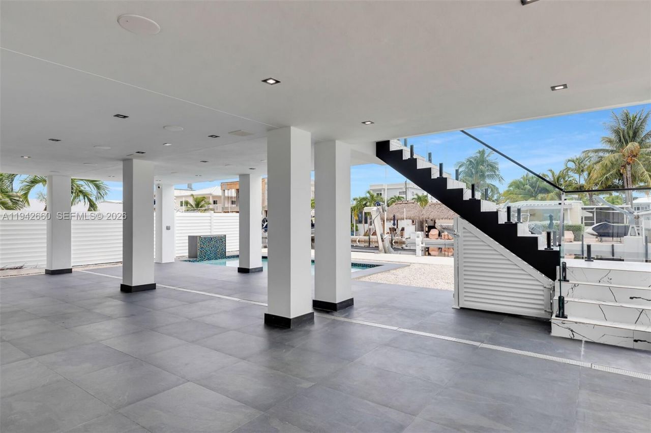 141 Grassy Rd , Key Largo, FL 33037 Photo