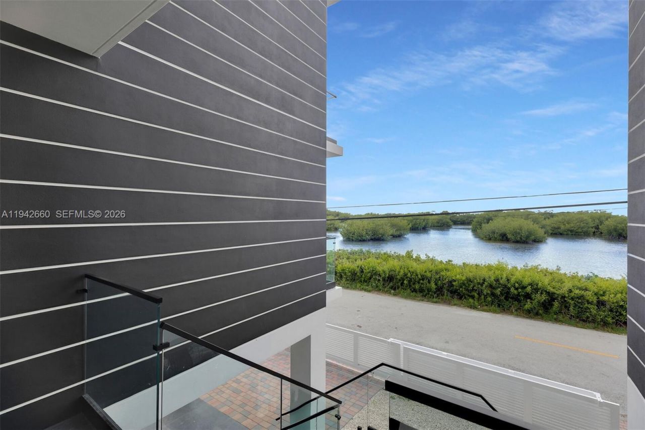 141 Grassy Rd , Key Largo, FL 33037 Photo