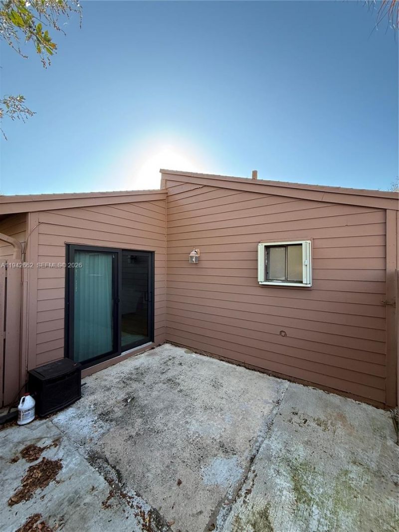 6190 Pine Tree Ln , Tamarac, FL 33319 Photo