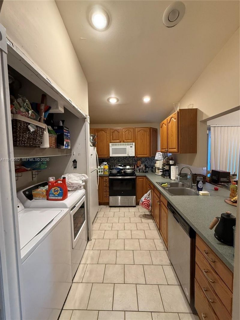 6190 Pine Tree Ln , Tamarac, FL 33319 Photo