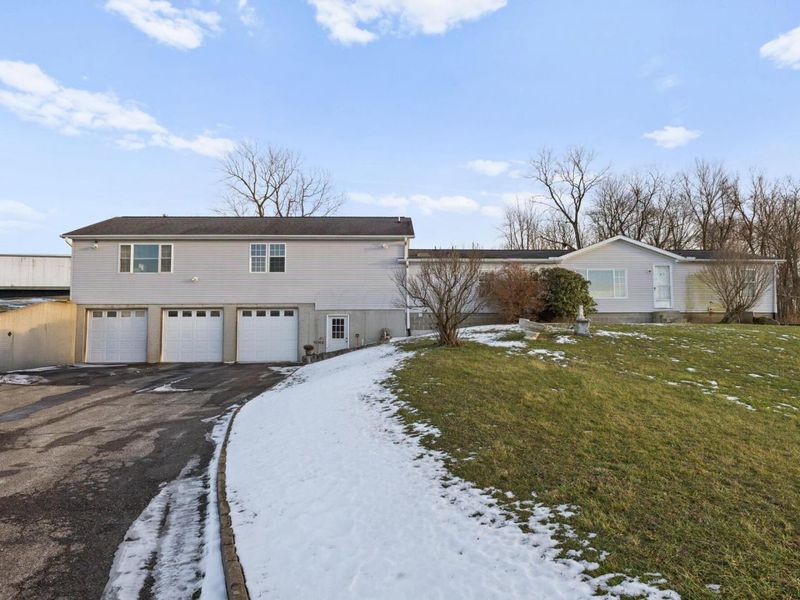 10370 Township Rd 57 NE, Roseville, OH 43777 Photo 2