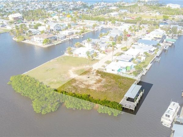 2639 Second ST, MATLACHA, FL 33993