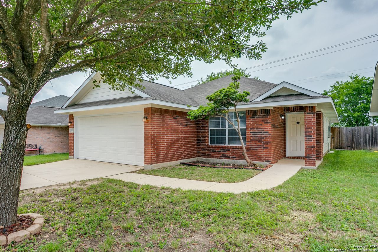 5735 Cardinal Falls, San Antonio, TX 78239 Main Photo