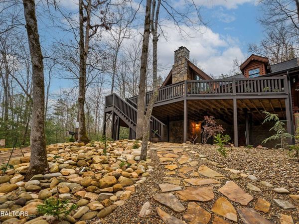 1903 Waters End Rd, Walland, TN 37886