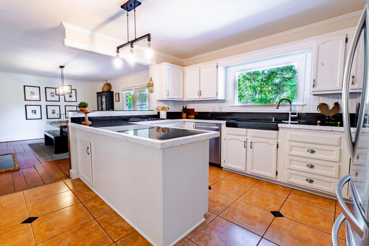 110 Carroll Court Photo 14