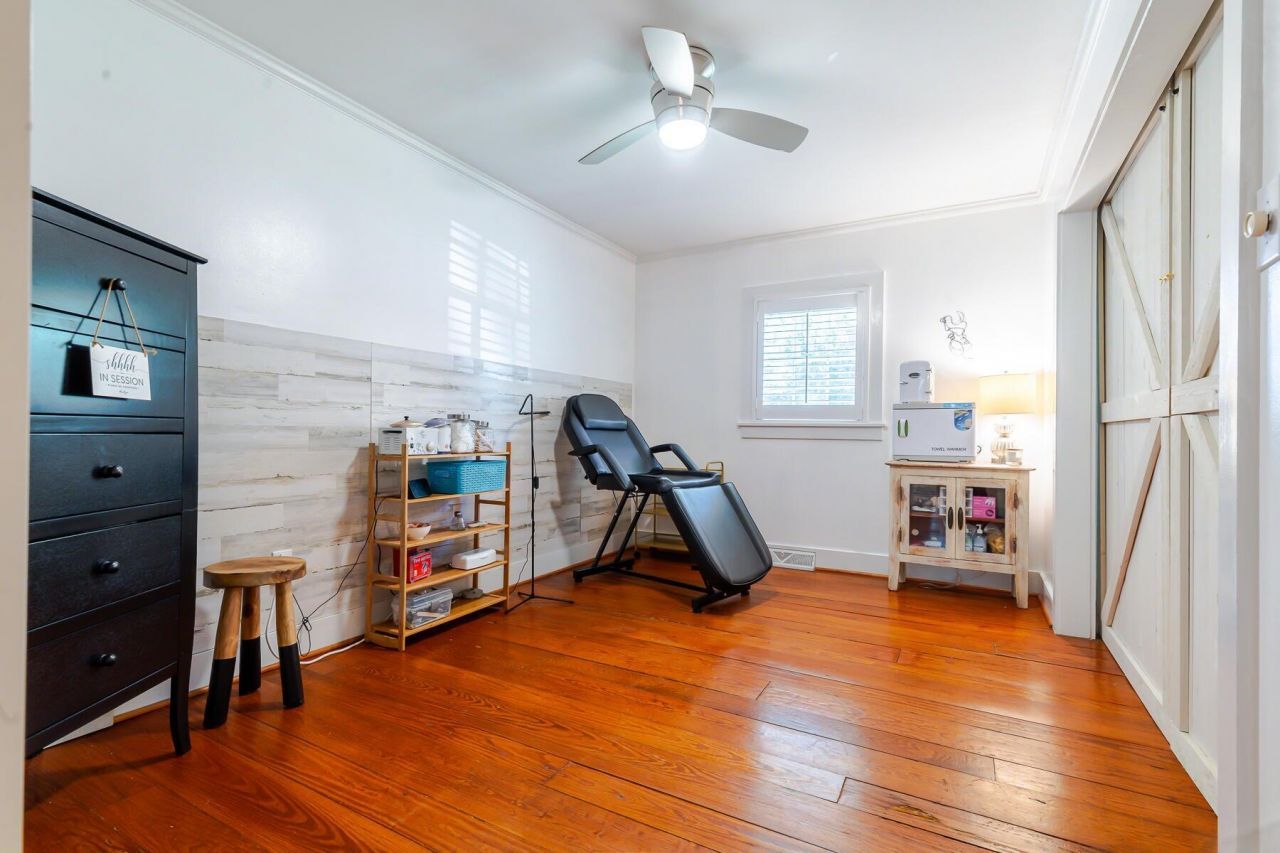 110 Carroll Court Photo 18