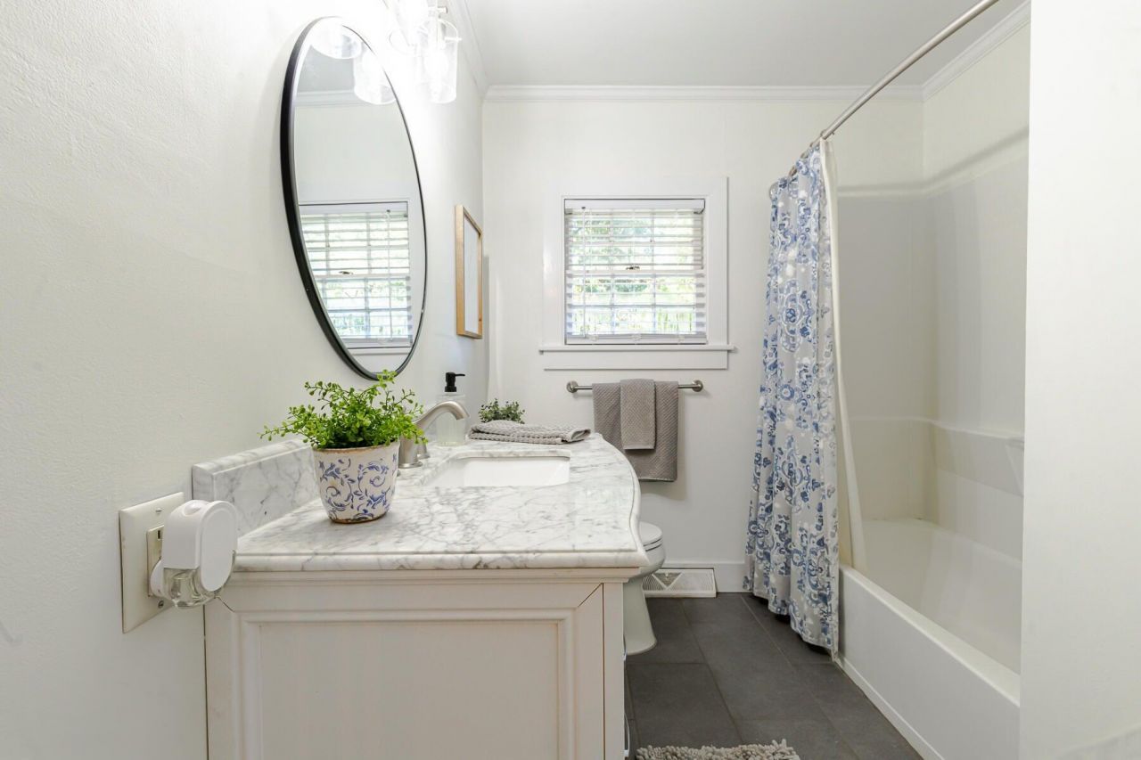 110 Carroll Court Photo 24