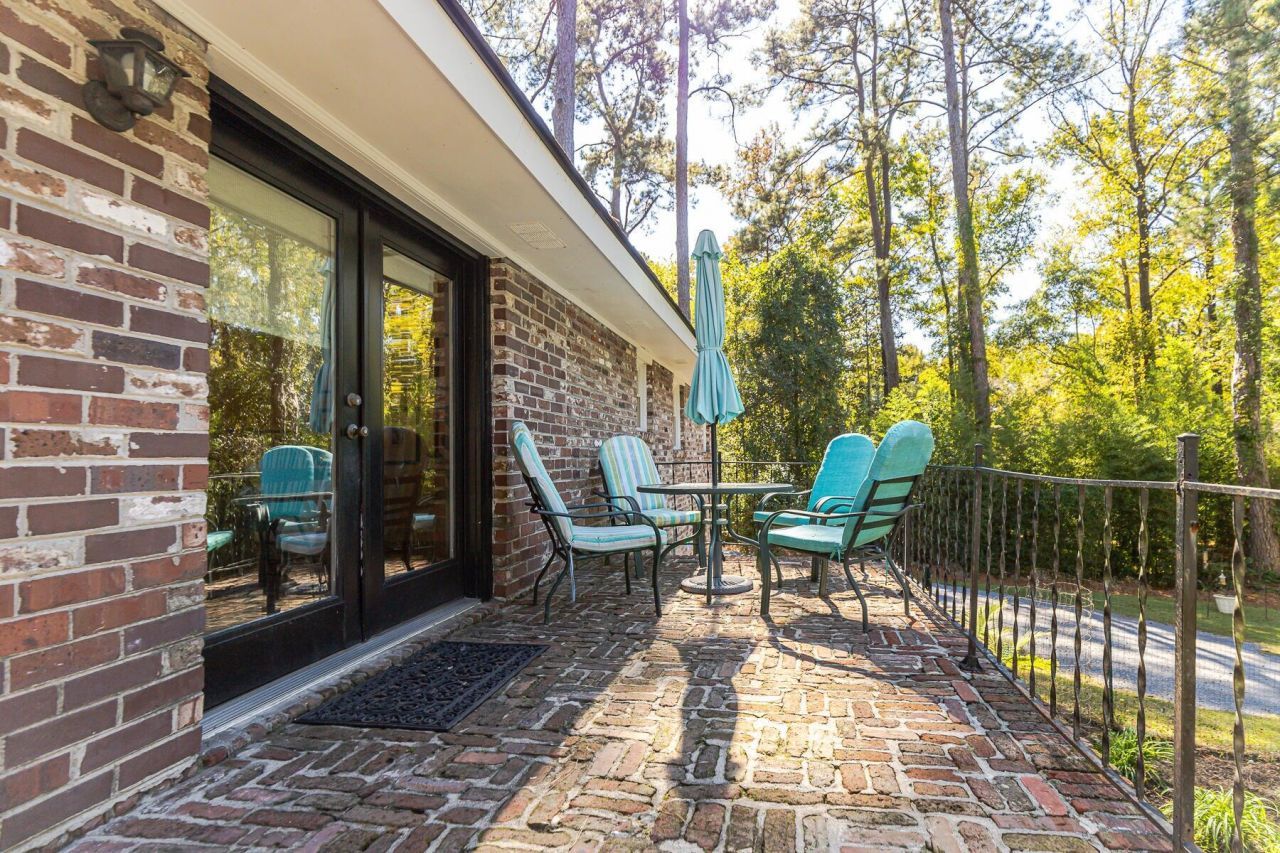 110 Carroll Court Photo 25