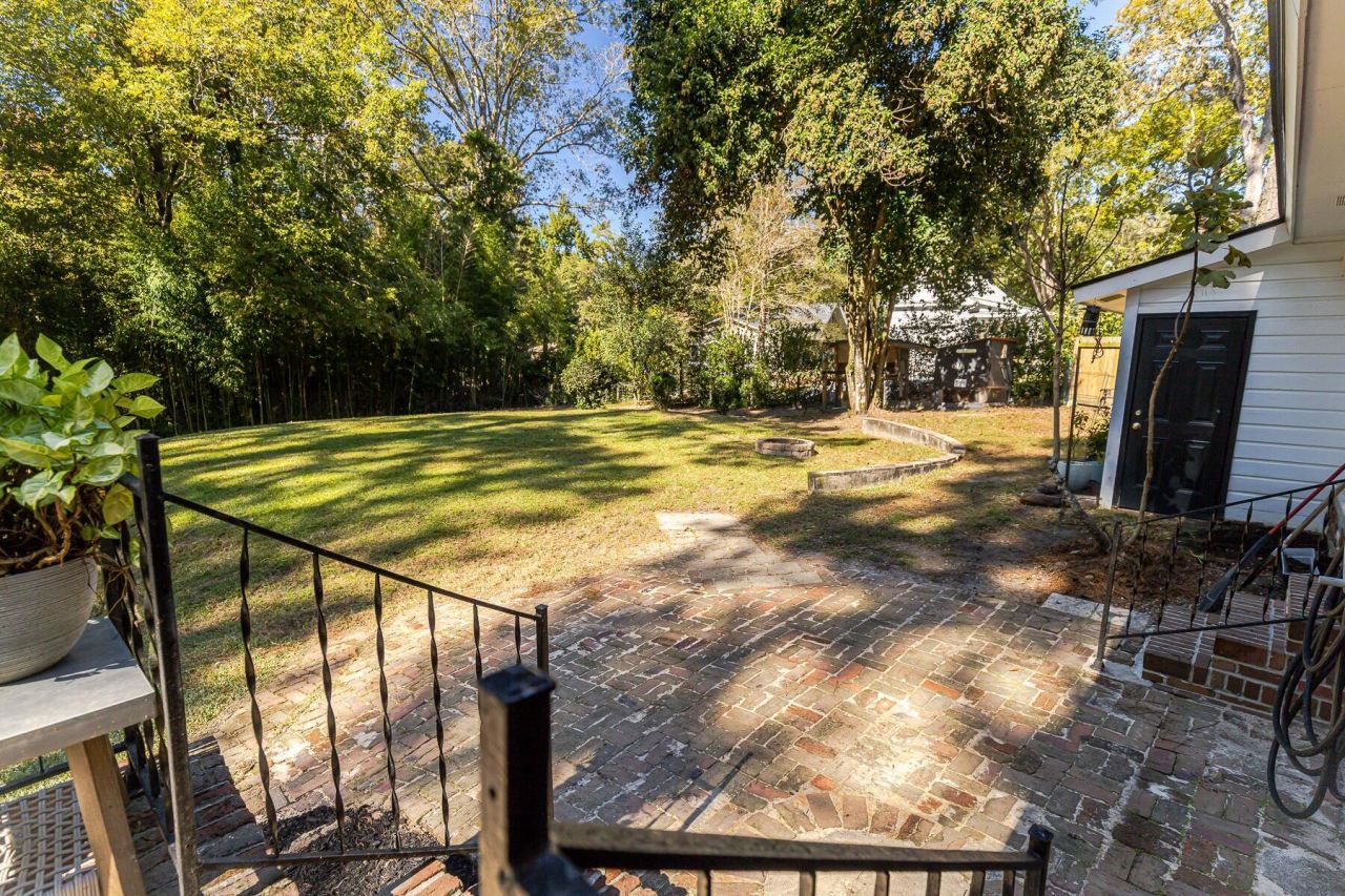 110 Carroll Court Photo 26