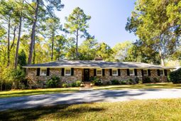 110 Carroll Court photo 4