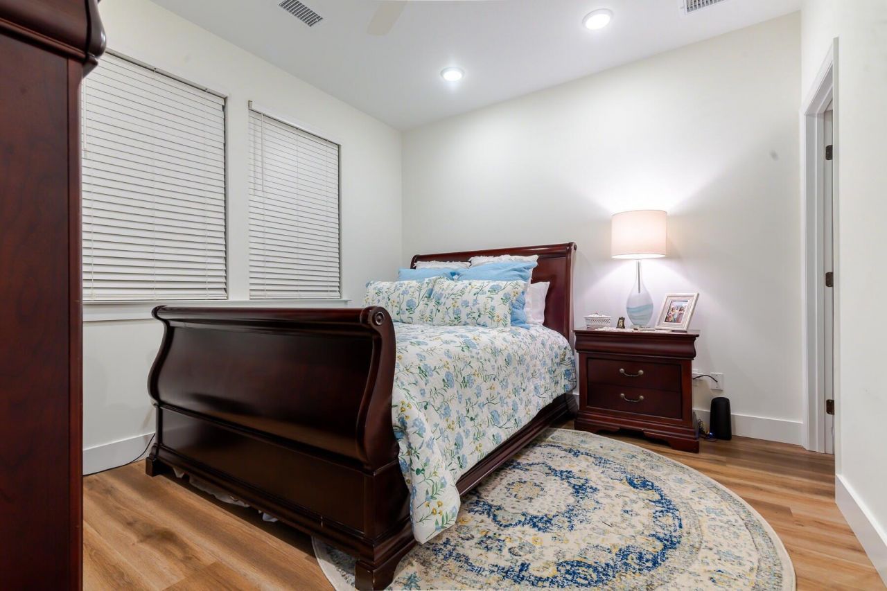 110 Carroll Court Photo 41